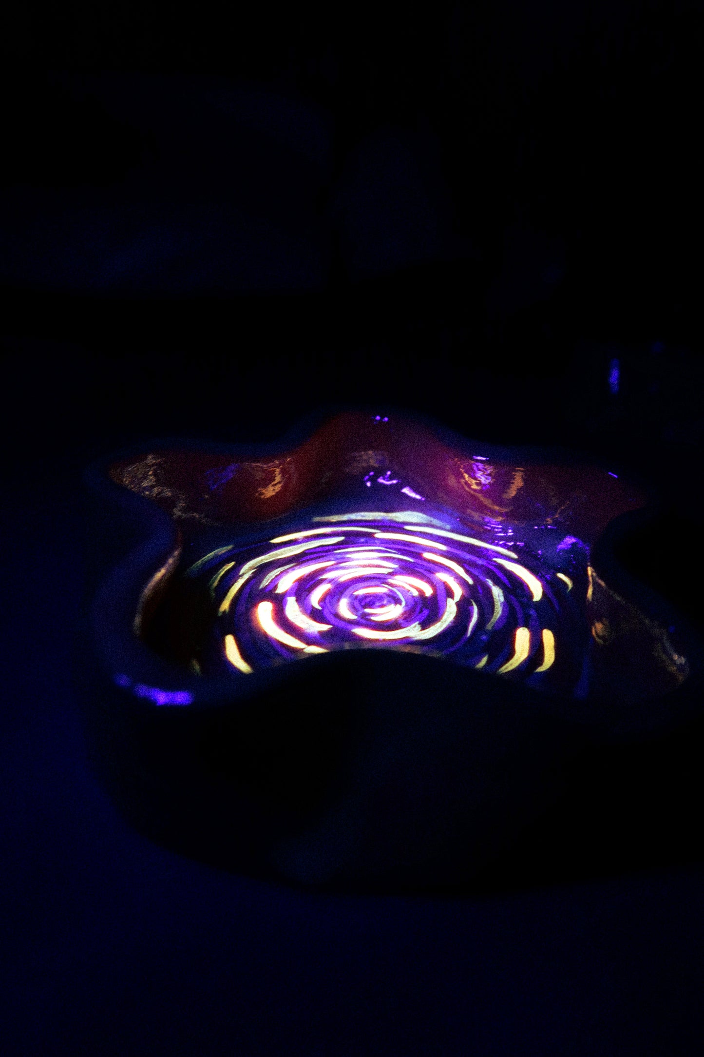 Blacklight Wavy Incense Holder