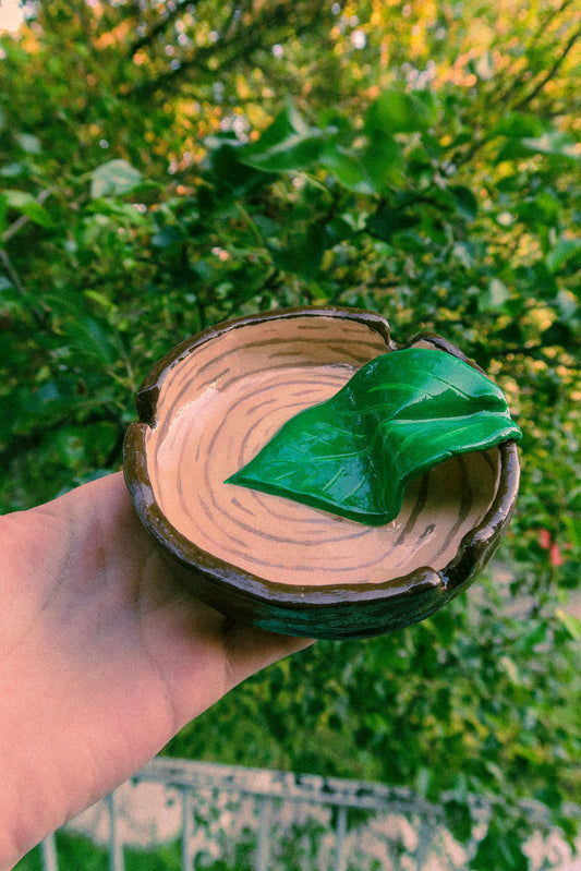 Leaf Log Ashtray w/ J Holder